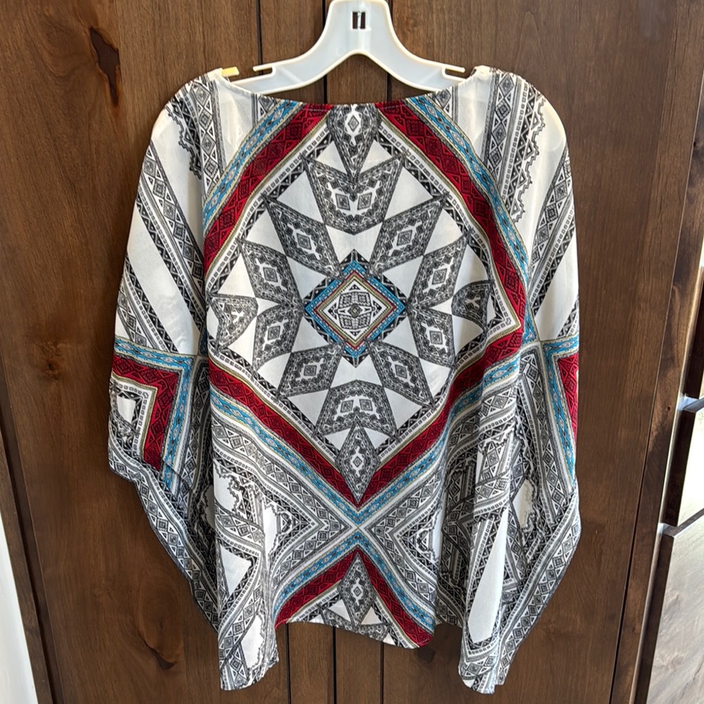 Chico’s Geometric Patterned Top - Picture 4 of 4